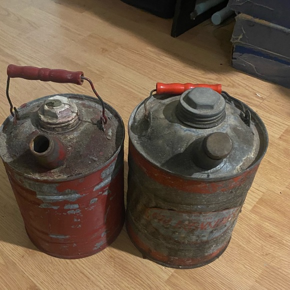 Old Ironsides rustic gas cans - Picture 2 of 4
